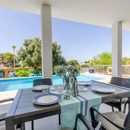 Abril Binisafua